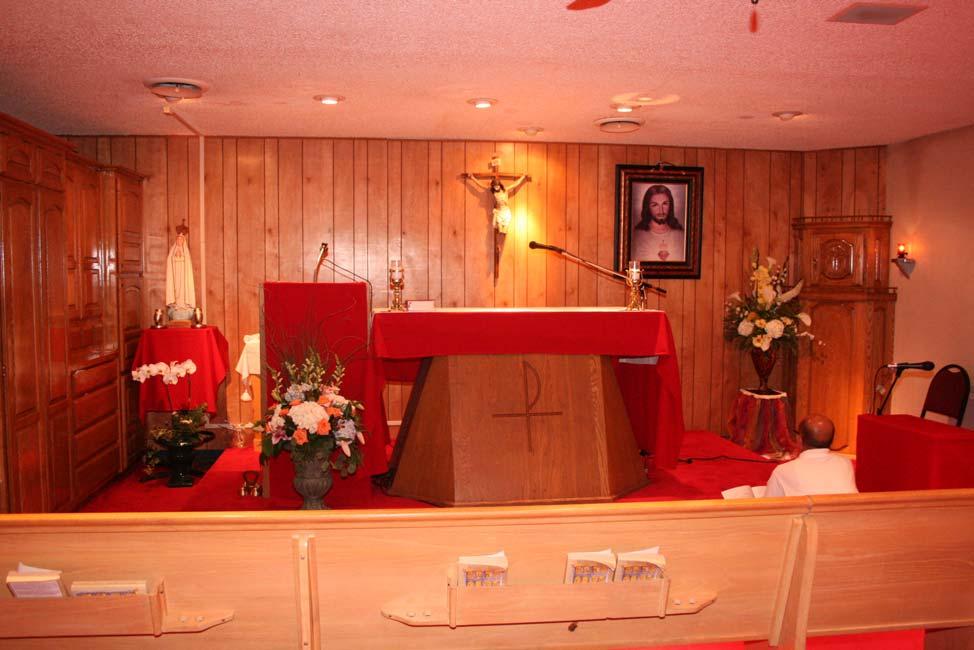 Đèn nhỏ kẹp trên đầu bức hình - Dùng vải che tượng Đức Mẹ bên hông nhà nguyện - Làm Đài Đức Mẹ Fatima với chân bàn tròn (ở hội quán), thay mặt bàn bằng miếng gỗ nhỏ đủ để hình Đức Mẹ và 2 cái đèn 2