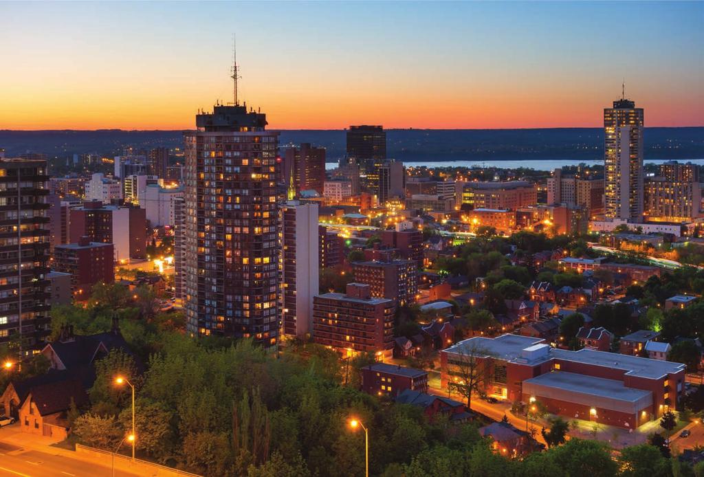 Hamilton Ontario Canada Thành phố Hamilton tọa lạc một cách lý tưởng tại trung tâm Vành Móng Ngựa Vàng (Golden Horseshoe) của Ontario, nằm chính giữa Toronto và Niagara Falls (thác Niagara) trong