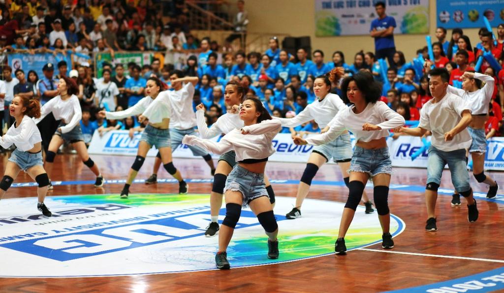VĂN HÓA - NGHỆ THUẬT Nhảy đối kháng Môn thể thao đốt cháy bạn trẻ UEL VP Đoàn - Hội Giải thể thao sinh viên Việt Nam (VUG) là một trong những giải thi đấu thể thao sôi nổi và hấp dẫn nhất dành cho