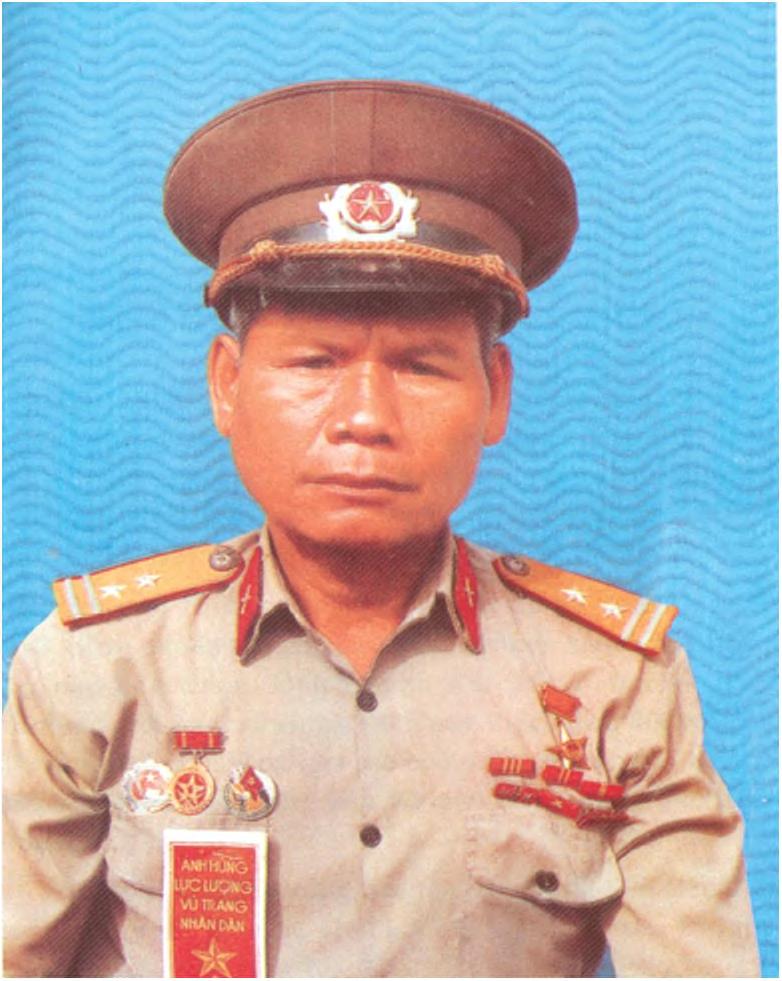 Tháng 2-1949, Sơn Tol tham gia du kích xã An Thạnh Nhì, sau đó vào địa phương quân huyện Long Phú. Ông xây dựng cơ sở cách mạng, tổ chức dân quân du kích chiến đấu trong vùng đồng bào Khmer.