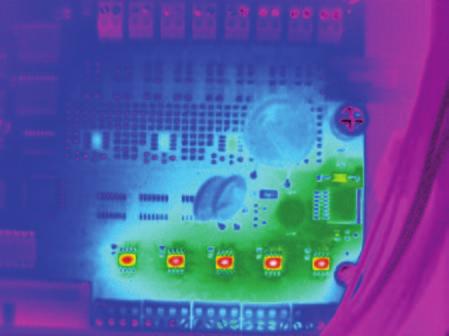 Các máy chụp ảnh nhiệt có thể rất hiệu quả để kiểm tra các bảng mạch in nguyên mẫu vì chúng có thể phát hiện sự khác biệt nhiệt độ khó thấy giữa các thành phần rất nhỏ và các tia dòng điện mà không