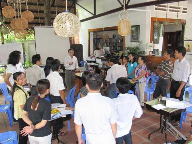 Hoạt động và Vấn đề I. Xây dựng mạng lưới các nhóm/tổ chức người khuyết tật tại miền Nam Việt Nam 1. Đào tạo 1.1. Huấn luyện xây dựng kỹ năng tổ chức sự kiện cho 23 NKT vào hai ngày 24 và 25/07/2011 tại Tp.