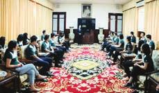 Đoàn thành niên Vietcombank Leasing chụp ảnh lưu niệm tại Lăng Chủ tịch Hồ Chí Minh Đoàn Thanh niên Vietcombank Dung Quất chụp hình lưu niệm tại Hang Câu VIETCOMBANK CẦN