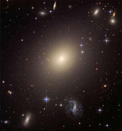Lượng vật chất bồi tụ vào trong hố đen có thể bằng khối lượng của cả một thiên hà khiến nó trở thành siêu hố đen đây là quá trình tàn lụi của một thiên hà.