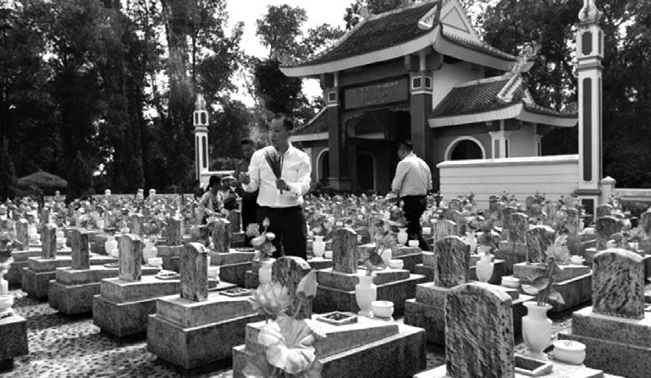 Điểm đến đầu tiên của Đoàn là Khu di tích Ngã ba Đồng Lộc (huyện Can Lộc, Hà Tĩnh), nơi tiểu đội 10 nữ thanh niên xung phong cùng hy sinh vào ngày 24/7/1968.