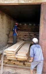 26 Năm 2007, kim ngạch xuất khẩu đồ gỗ đạt 2,4 tỷ USD, chiếm 20% trong tổng kim ngạch xuất khẩu của Việt Nam.