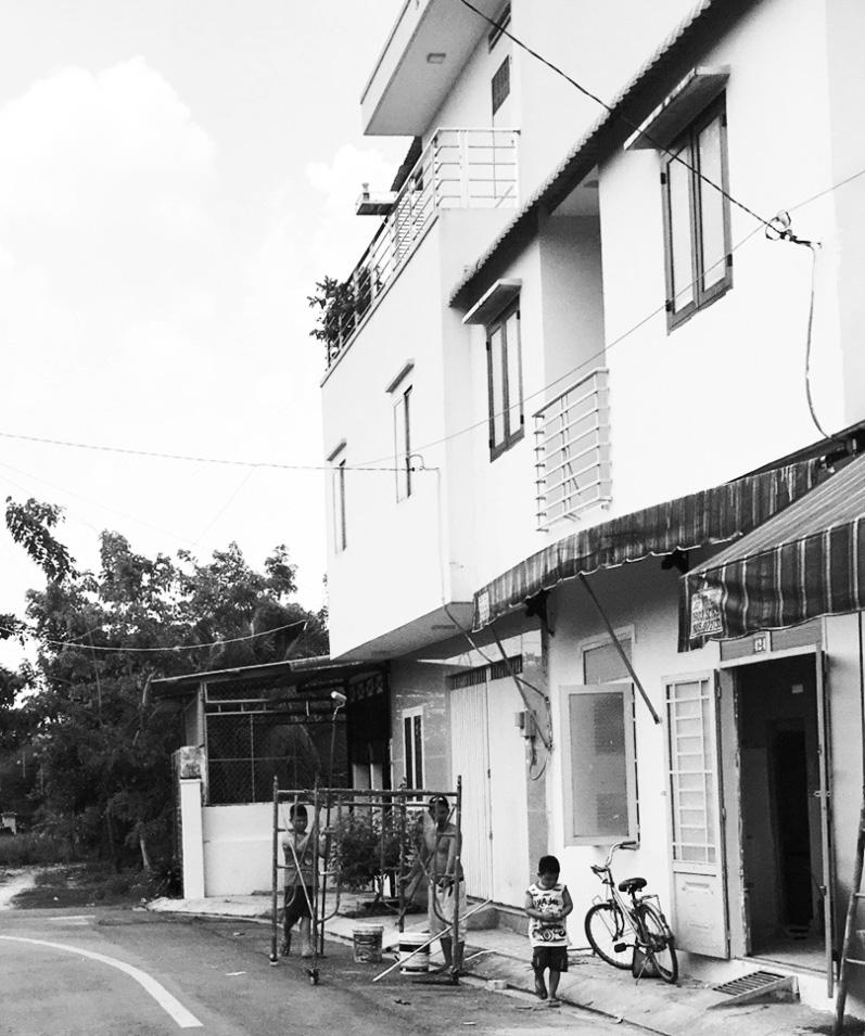 Nhiều thiệt thòi Anh Nguyễn Thanh Trân, ngụ huyện Hóc Môn, TP HCM cho biết, năm ngoái, anh mua một căn nhà sổ đỏ chung tại xã Xuân Thới Thượng bằng giấy tờ viết tay.
