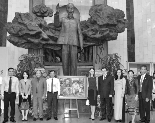 triển lãm Chủ tịch Xuphanuvông - Người bạn thân thiết của nhân dân Việt Nam do Bảo tàng Hồ Chí Minh Việt Nam phối hợp với Bảo tàng Cayxỏn Phômvihản, Lào tổ chức nhân dịp kỷ niệm 110 năm ngày sinh của