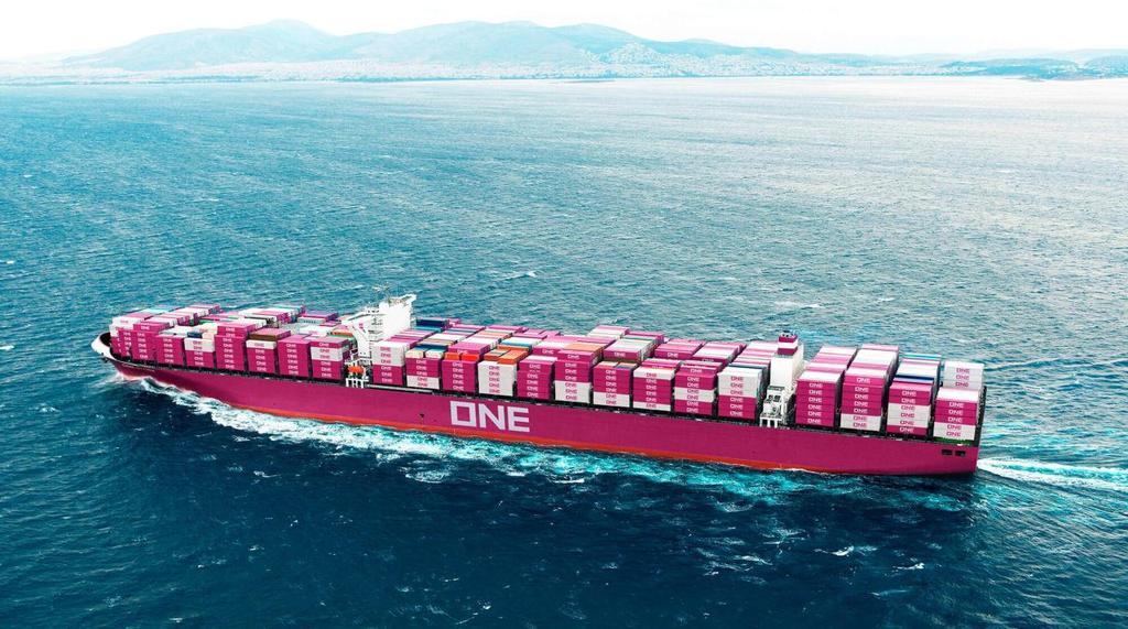 Báo cáo thường niên năm 2018 + Ngày 01/04/2018: ký hợp đồng đại lý với hãng tàu ONE (Ocean Network Express). Hình ảnh: tàu container của hãng tàu ONE.