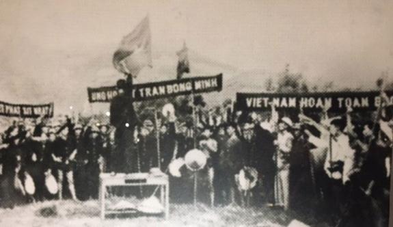 Mít tinh ủng hộ Việt Minh năm
