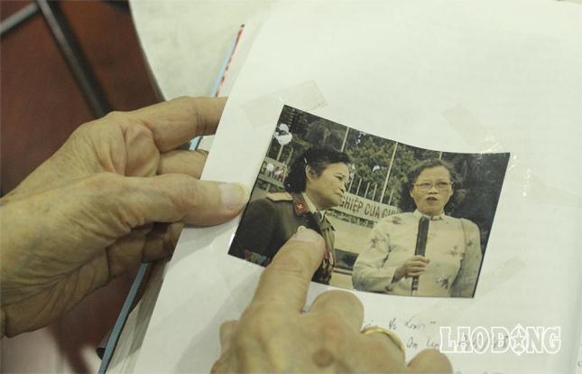 Bà Lê Thi kể lại cuộc gặp gỡ với người phụ nữ kéo cờ cùng mình trong ngày Lễ Tuyên ngôn Độc lập năm 1945.
