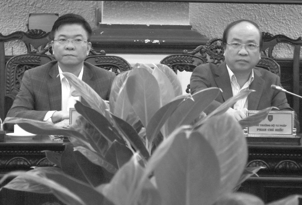 Hôm qua (16/1), Bộ trưởng Lê Thành Long đã chủ trì cuộc họp nghe báo cáo việc chuẩn bị Đề nghị của Chính phủ về Chương trình xây dựng luật, pháp lệnh năm 2019, điều chỉnh Chương trình năm 2018.