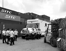 LUẬT PHÁP - CHÍNH SÁCH Siết chặt việc sử dụng phế liệu nhập khẩu làm nguyên liệu sản xuất PHẠM MỸ HẠNH Tổng cục Hải quan Tình trạng nhập khẩu phế liệu vào Việt Nam trong thời gian qua diễn biến phức