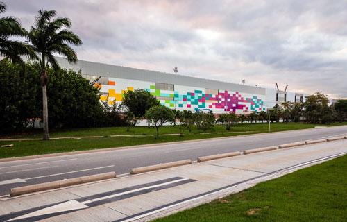 Việc chuyển đổi gần đây của Sân bay Quốc tế Galeão thì nhìn thấy ngay được hiệu quả. Dự án bao gồm mở rộng bốn khu lớn gồm thêm nhiều cổng/ cầu dẫn ra máy bay và hai sân mới mở rộng khu vực đậu xe.