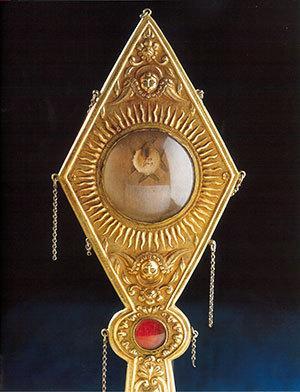 From the September 10th issue of Crossroads EXALTATION OF THE HOLY CROSS A reliquary from the Cilician Treasures Museum in Antelias, Lebanon containing a piece of the Holy Cross.