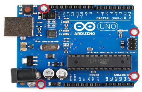 chân analog đầu vào ở phía đáy. Board Arduino sẽ đưa ra hầu hết các chân I/O của vi điều khiển để sử dụng cho những mạch ngoài.