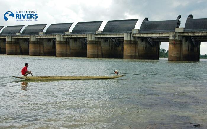 Chiêu trò trên Sông Mê Công: THỦY ĐIỆN ĐẬP DÂNG Những dự án thủy điện được xếp vào loại thủy điện đập dâng gợi lên hình ảnh về những con sông không bị ngăn dòng đang cung cấp điện sạch mà không gây