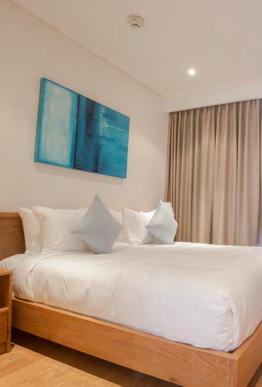 Với thiết kế tối giản có hướng nhìn ra biển và núi, các Căn hộ 2 Phòng ngủ đầy phong cách này có 2 loại khác nhau.