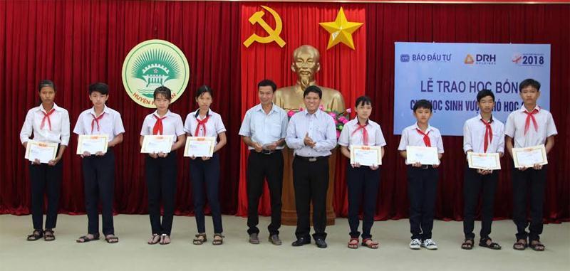 Thông tin tư liệu Bình Thuận Tháng 09 năm 2018-26 - DRH Holding, công ty sẽ hỗ trợ nhiều hơn nữa cho những công việc mang tính thiện nguyện, xã hội tại huyện Hàm Tân, Bình Thuận, lãnh đạo DRH
