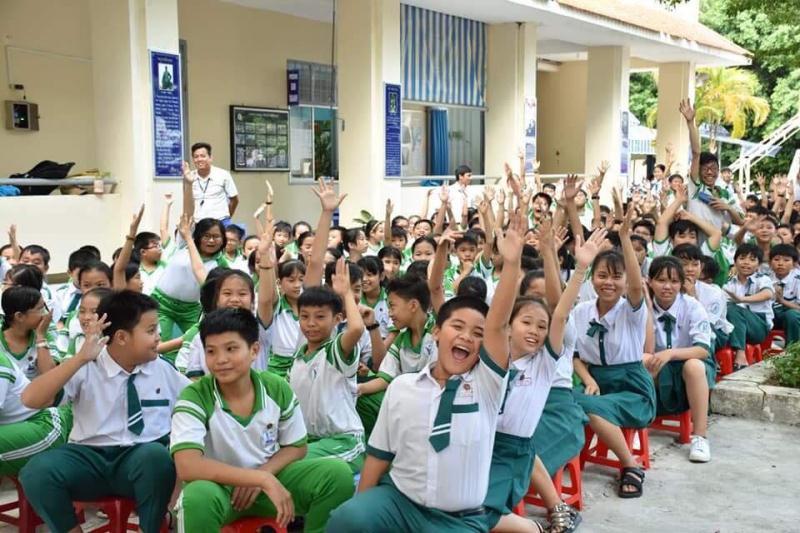 Thông tin tư liệu Bình Thuận Tháng 09 năm 2018-33 - Theo đó ngày 14/9, PC67 đã phối hợp với trường THPT Lê Lợi (TP Phan Thiết) tuyên truyền pháp luật về ATGT cho hơn 1000 em học sinh.
