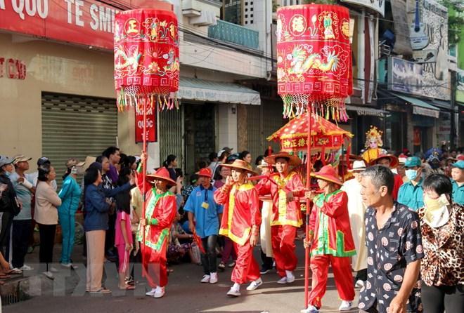 Thông tin tư liệu Bình Thuận Tháng 09 năm 2018-34 - gia diễu hành trên các đường phố Phan Thiết như: Nguyễn Huệ-Đinh Tiên Hoàng-Trưng Trắc-Trưng Nhị.