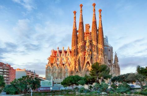 Ngày 05 Perpignan - 195 km - Barcelona (ăn 3 bữa) Đoàn khởi hành đến Barcelona thủ phủ của vùng Catalunya, là một trong những thành phố xinh đẹp và dễ sống nhất trên thế giới với những