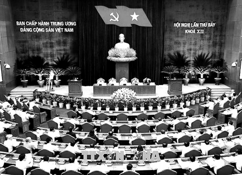 XUẤT BẢN TỪ NĂM 1985 Trong những ngày qua, nhiều vấn đề đặt ra tại Hội nghị lần thứ 7 của Ban Chấp hành Trung ương Đảng khoá XII đang được cả xã hội quan tâm.