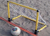 S13351ZZ - Bộ định vị âm cát dùng cho khung thành bóng đá bãi biển. Một phần chân của cột dọc được chôn dưới cát giúp khung thành đứng vững. S13365 - Dây line bóng đá bãi biển.