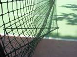 LƯỚI TENNIS Lưới tennis làm bằng chất liệu Polyethylene cao cấp, được xử lý chống tia UV. Kích thước: 12.70m x 1.07m, căng lưới bằng cáp 5mm bọc dài 13.8m. Màu tiêu chuẩn: Đen.