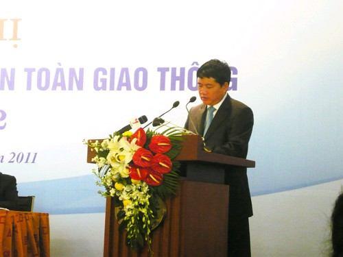 Hội nghị triển khai công tác bảo đảm trật tự ATGT năm 2012 Sáng 28/11, tại Trung tâm Hội nghị quốc gia, Mỹ Đình, Hà Nội, hơn 300 đại biểu trung ương và địa phương đã dự Hội nghị triển khai công tác