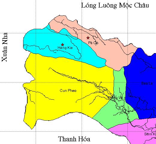 Hình 1: Bản đồ xã Hang Kia Pà Cò Vị trí địa lý: phía Bắc và phía Tây của Hang Kia-Pà Cò giáp các xã Loóng Luông, Xuân Nha của huyện Mộc Châu (Sơn La), phía Nam và đông giáp xã Tân Sơn và Bao La của