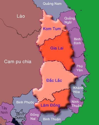 hệ thống sông Ba, hệ thống sông Mê Kông (Sông Sê San, sông Đắk Rông), hệ thống sông Đồng Nai và nhiều hồ chủ yếu là di tích các miệng núi lửa.
