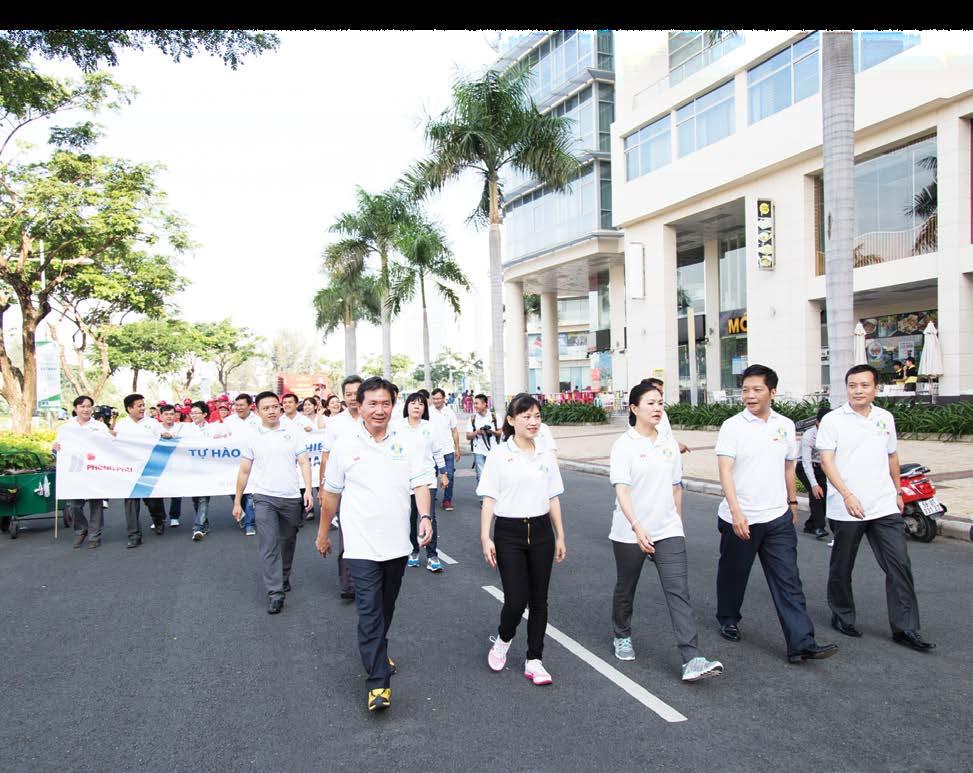 8 Chủ điểm - sự kiện 9 Phong Phú tham gia diễu hành Tự hào thương hiệu Việt Nam 2015 TT & QLTH Chương trình diễu hành diễn ra tại khu vực Hồ Bán Nguyệt, Q.7, TP.