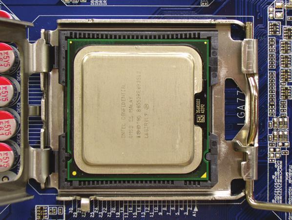 B. Thực hiện theo các bước bên dưới để lắp đúng CPU vào đế cắm CPU của bo mạch chủ.