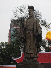 Bởi: Wiki Pedia Tượng ở Hà Nội, Xuân Kỷ Sửu (tên húy là Lý Công Uẩn ; 974 1028) là vị Hoàng đế đầu tiên của nhà Hậu Lý trong lịch sử Việt Nam, trị vì từ năm 1009 đến khi qua đời năm 1028.