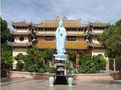 chức đã giới thiệu tên Trần Thận, Thường vụ tỉnh ủy Quảng-Đà lên phát biểu như sau: Sở dĩ có cuộc mit-tinh hôm nay là do sự đòi hỏi của Phật giáo.