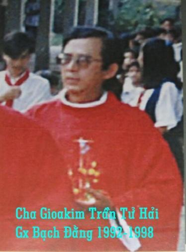 KHÓA IV NHIỆM KỲ 17-12-1993 1995 Tổng số đoàn viên: 72 Đv Nam LINH MỤC LINH GIÁM 4: Gioakim Trần Tử