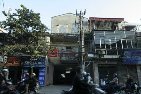 đài. Nhà 201 phố Trương Định (quận Hoàng Mai Hà Nội) là nơi 1 chiếc B 52 bị bắn rơi lúc