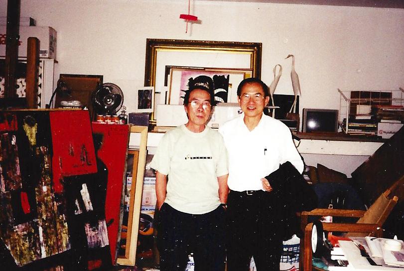 Hình XVIII_ Đinh Cường, Ngô Thế Vinh trong garage studio Burke, Virginia [photo by Như Phong, 1993] Càng khắc nghiệt tôi càng trầm tĩnh.