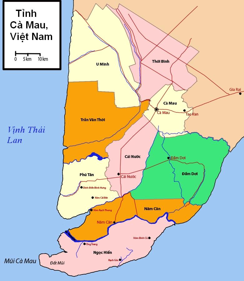 62 Hình 3.1: Bản đồ địa lý hành chính tỉnh Cà Mau - Tài nguyên thiên nhiên + Tài nguyên đất Nguồn: [21]. Tỉnh Cà Mau có 519.501 ha diện tích đất tự nhiên. Trong đó diện tích đất nông nghiệp là 462.