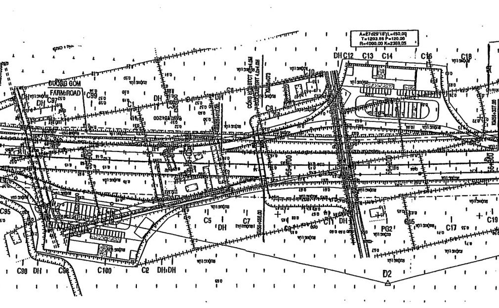 Thiết kế cũ Đường cao tốc Góc đậu xe : 90 Thiết kế đề xuất Đường cao tốc Góc đậu xe : 45 Nguồn: TKKT TL-MT (hình trên), Nhóm khảo sát JICA (hình dưới) Hình 6.18.