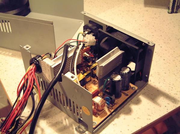 Hiện nay việc sử dụng bo mạch chủ và nguồn ATX thì việc cắm ngược khó có thể xảy ra. Khi làm sạch các thiết bị điện tử, bạn nên đề phòng với vấn đề phóng tĩnh điện đặc biệt khi thời tiết hanh khô.
