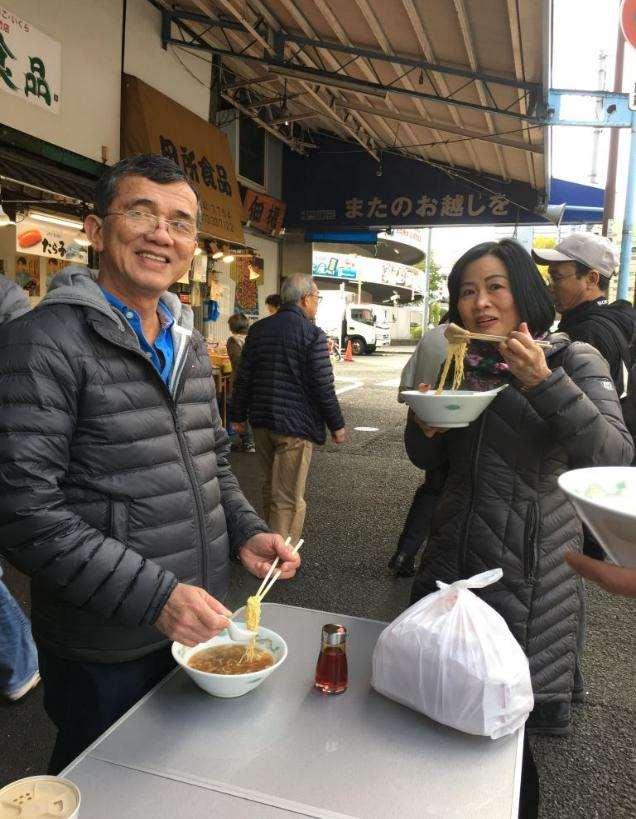 Nói về ẩm thực còn gọi là Nhất Khoái trong Tứ Khoái của dân Việt Nam ta thì ở Nhật đi đâu bạn cũng gặp quán mì, mì đủ loại, mì misho, mì udon, mì ramen đúng là quê hương của nhà phát minh mì sợi.