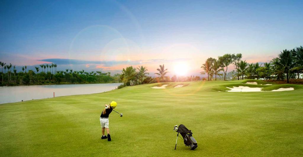 SÂN GOLF 1 8 HỐ ĐẲNG CẤP QUỐC TẾ Miền thiên nhiên xanh ngút ngàn của sân golf 18 hố sẽ là điểm dừng chân lý tưởng cho bất cứ ai yêu thích những cú swing điệu nghệ.