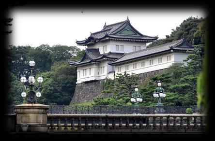 Chùa cổ Asakusa Kannon ngôi chùa với bức tượng phật bà Quan Âm linh thiêng và là một trong những ngôi chùa cổ kính nhất hiện nay của Tokyo với kiến trúc truyền thống hết sức đặc trưng.