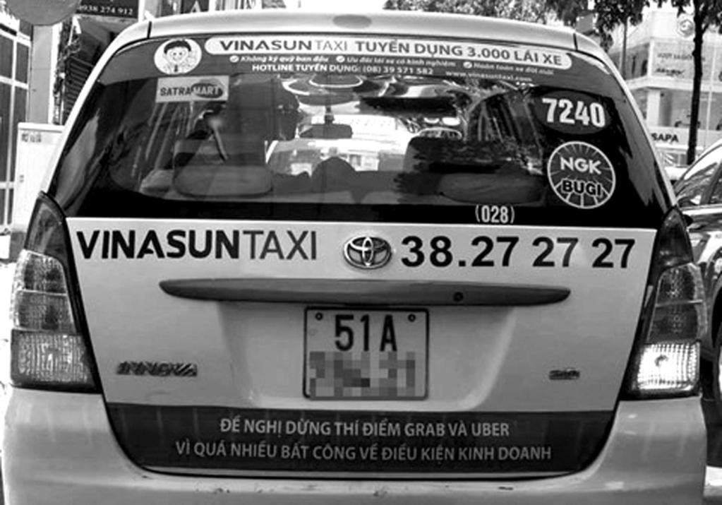 vanhoaplvn@gmail.com KINH DOANH TAXI: Nửa đầu năm nay, doanh thu thuần của cả Tập đoàn Mai Linh giảm 5% so với cùng kỳ, do đó, hãng taxi Mai Linh đã phải cắt giảm gần 6.000 nhân viên.