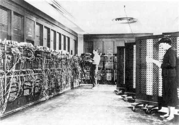 ENIAC ENIAC - Electronic Numerical Integrator and Calculator Máy nh điện tử đầu