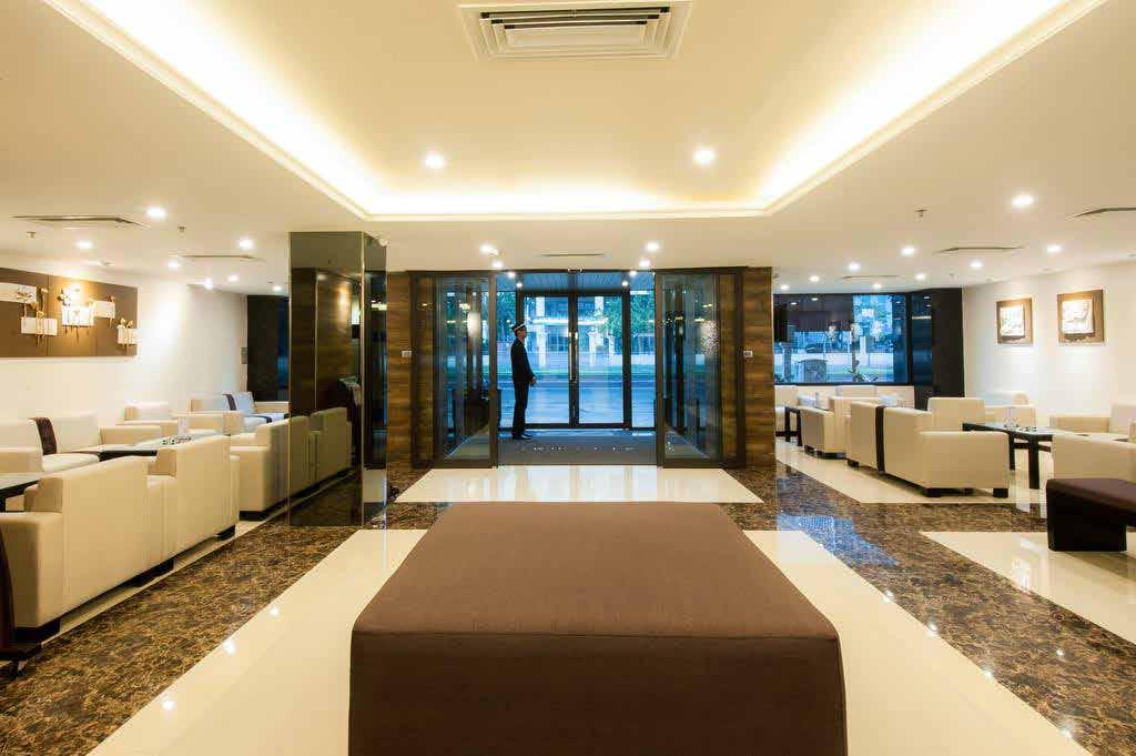 Được đầu tư đầy đủ tiện nghi, dịch vụ, vị trí thuận lợi, khách sạn Sakura mang lại trải nghiệm giống như đang ở Nhật dành cho khách hàng tại Việt Nam.