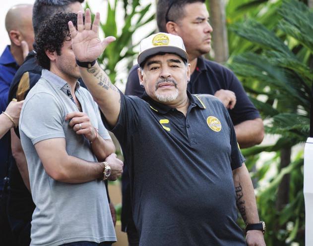 International عالمي 6 مارادونا يتخلى عن منصبه التدريبي في المكسيك.